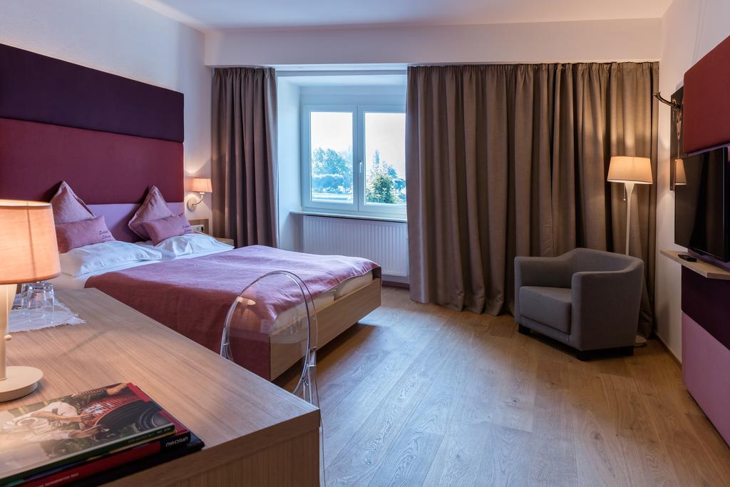 Seehotel Schwan Гмунден Экстерьер фото